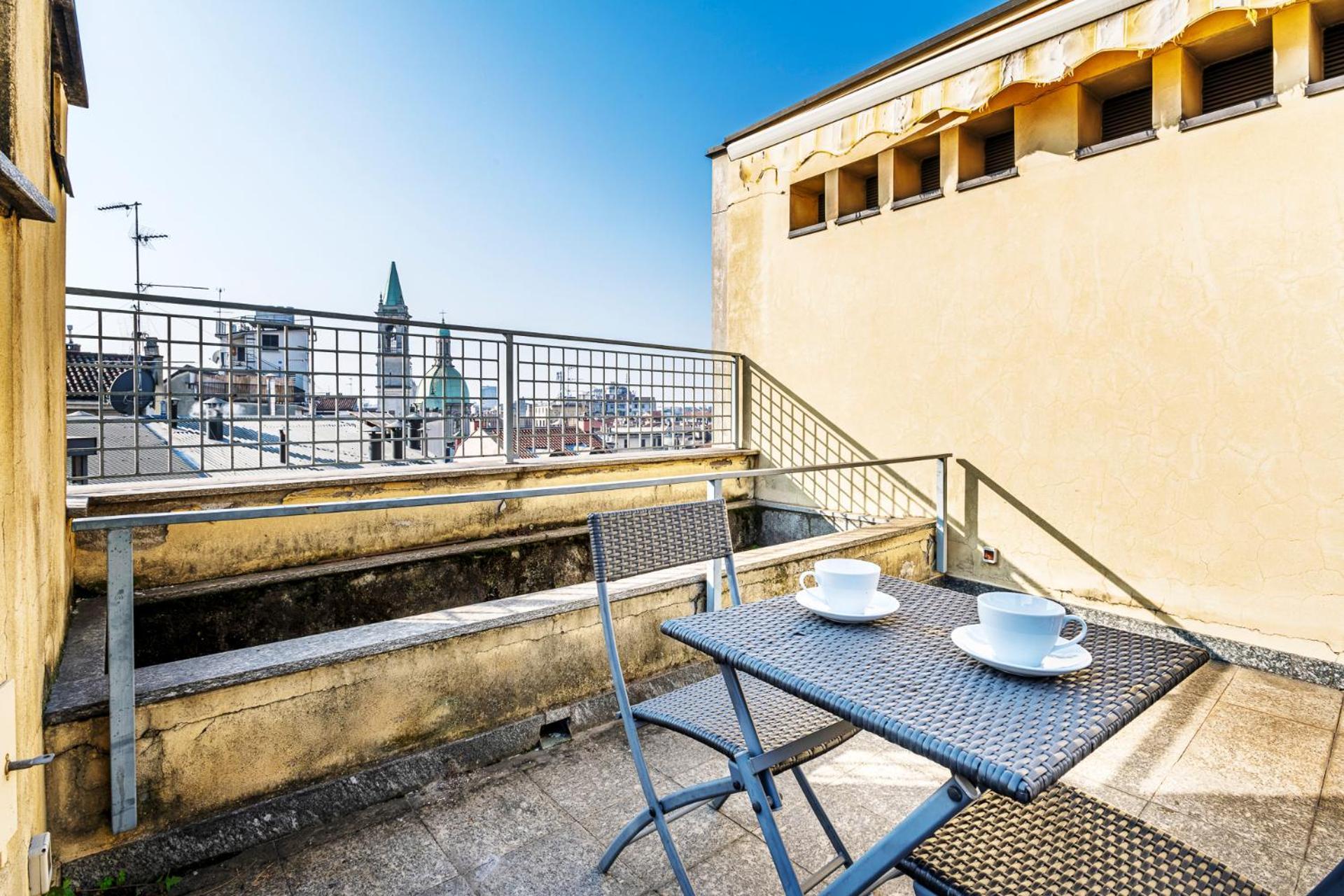Elegant 2 Bedrooms Apartments Near Duomo Milan Exterior photo
